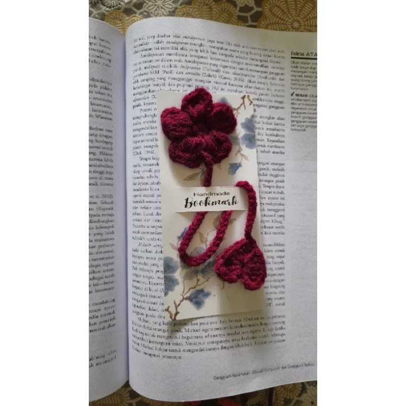 

Pembatas buku rajutan bunga (bonus freebies)