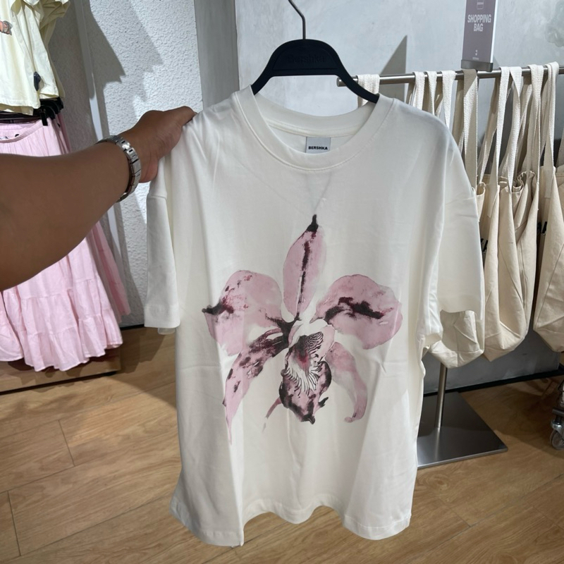 Kaus T-shirt Oversize BERSHKA Women Jastip (jasa titip)