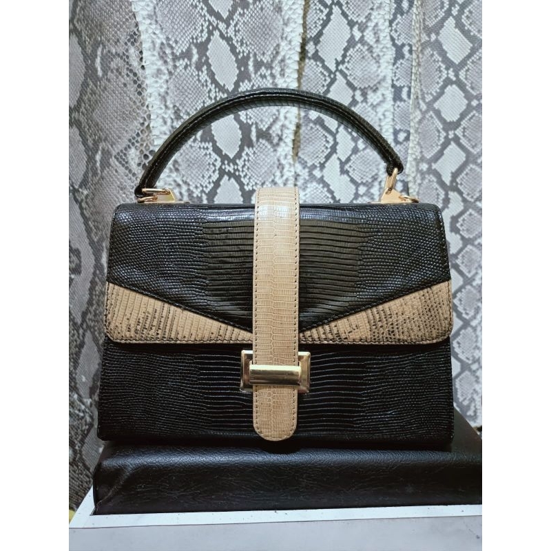 (NEW) CLVTCH LADIES HANDBAG. Tas Jinjing wanita untuk para fashion goers. 100% asli kulit biawak