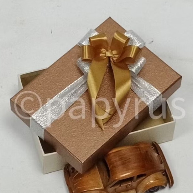 

PAPYRUS Kombinasi 12,5x17,5 Tinggi 5cm Kotak Kado Gift Box V1