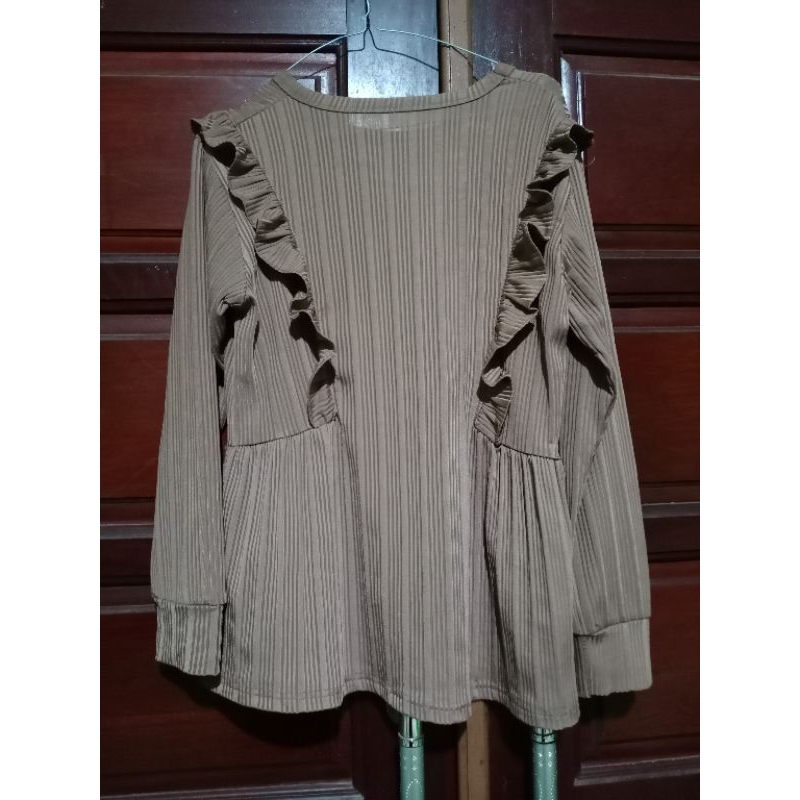 preloved atasan wanita coklat tua (baca deskripsi yaa)