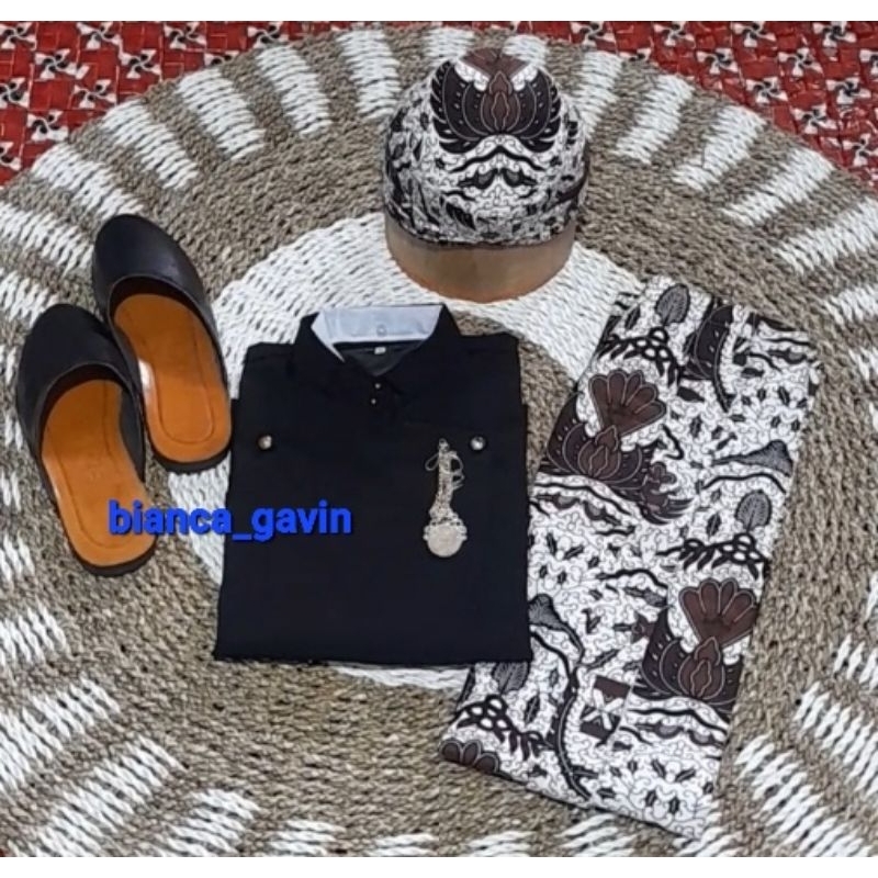 [1 Set] Beskap Solo Hitam + Jarik Instan + Blangkon + Selop/ Baju Adat Jawa Pria, FREE BROS BESKAP, 