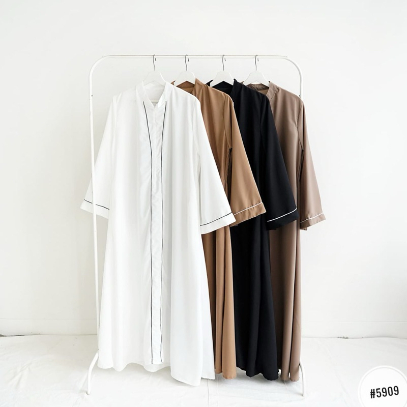 Mecca abaya list hitam putih