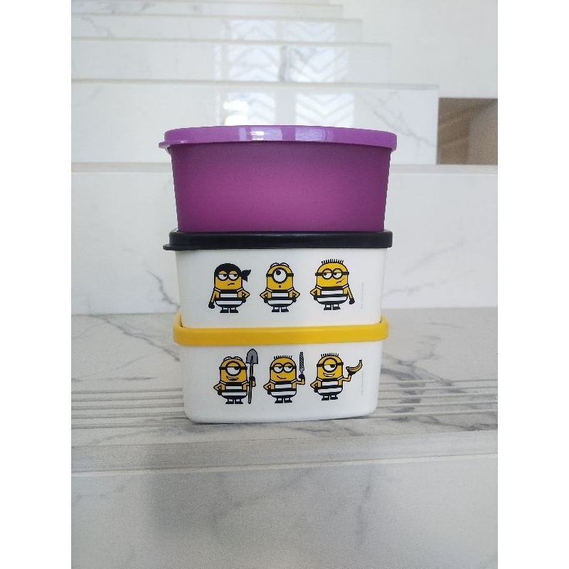Tempat makan small square tupperware