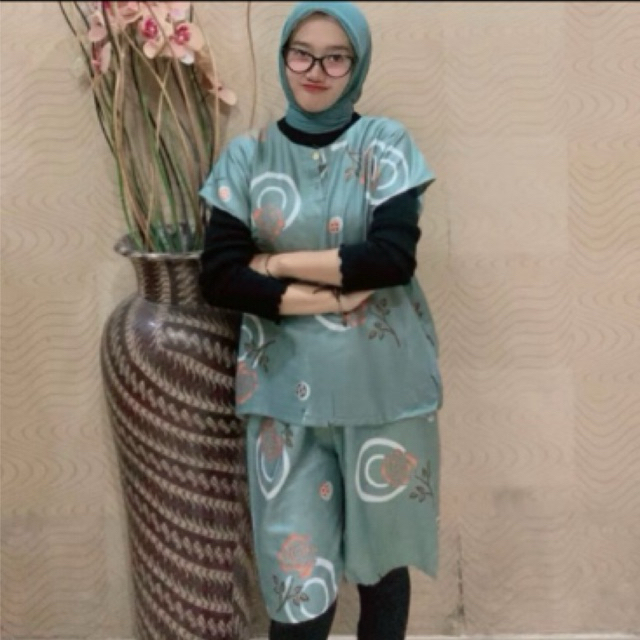 SETELAN GOGO PENDEK DEWASA STANDAR WANITA SANTAI