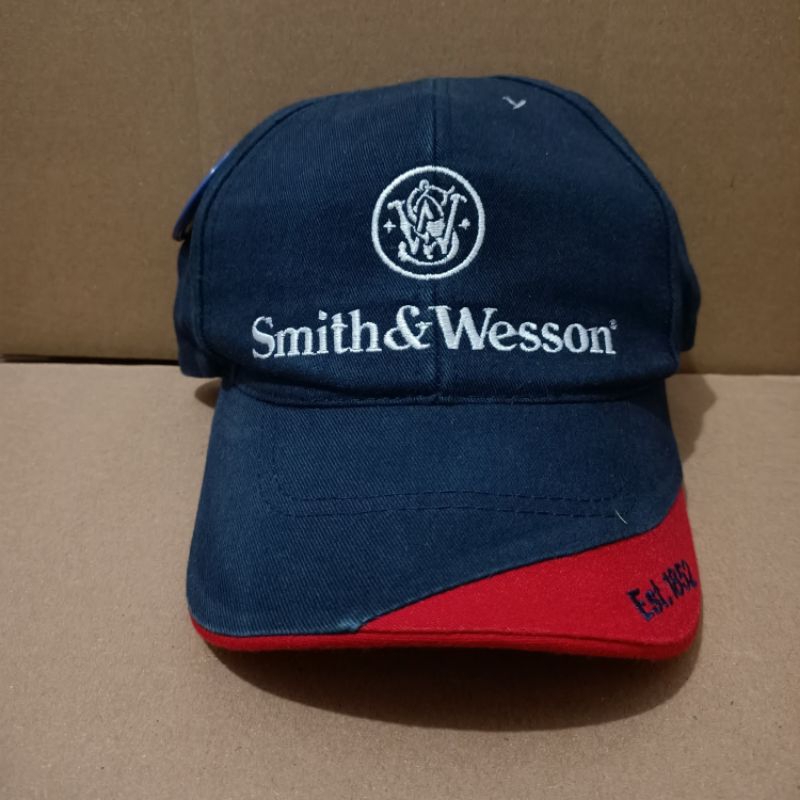 Topi Smith Wesson