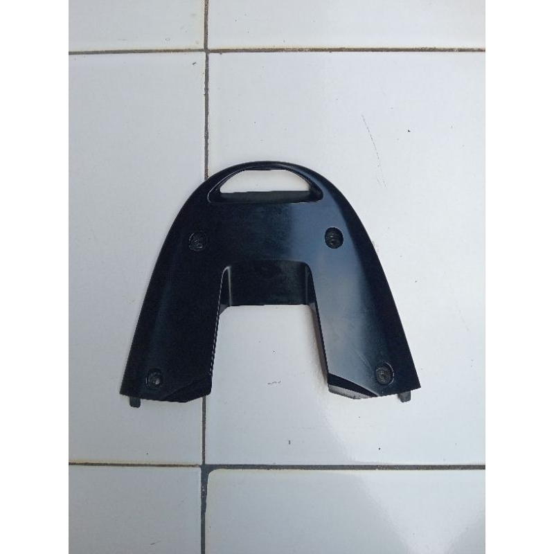 sambungan bawah cover bodi honda vario 110 karbu lama bekas original