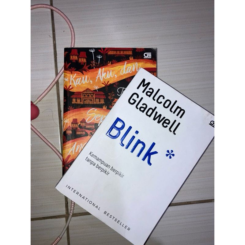 

WTS | Blink & Kau, Aku dan Sepucuk Angpau Merah