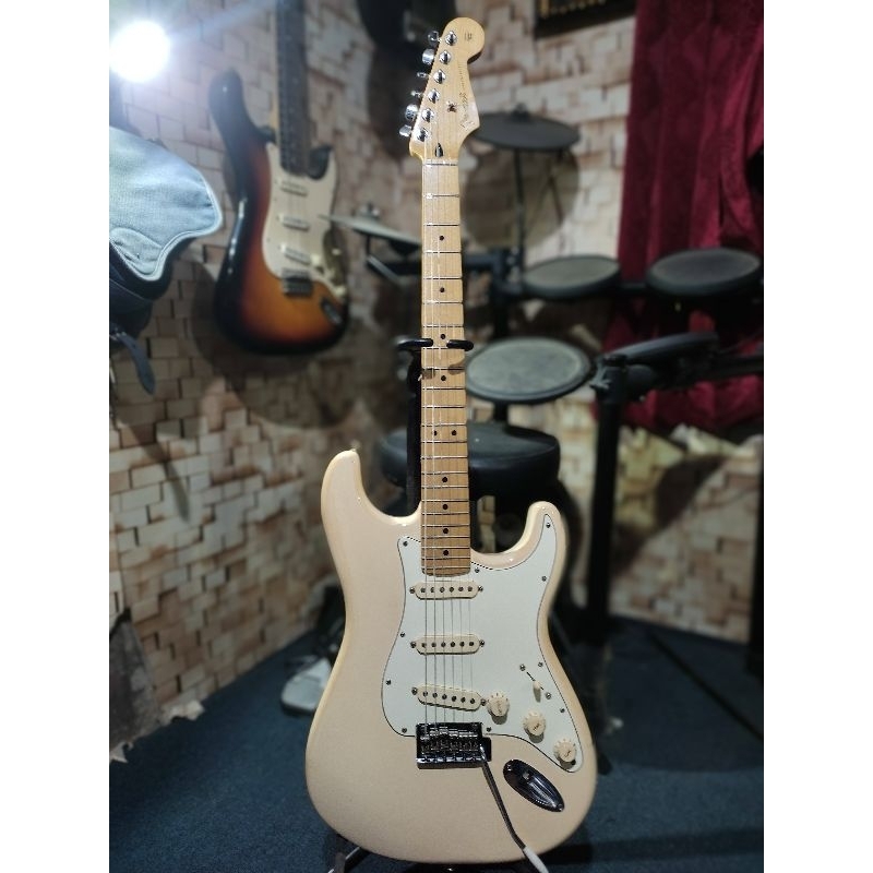 fender stratocaster player series