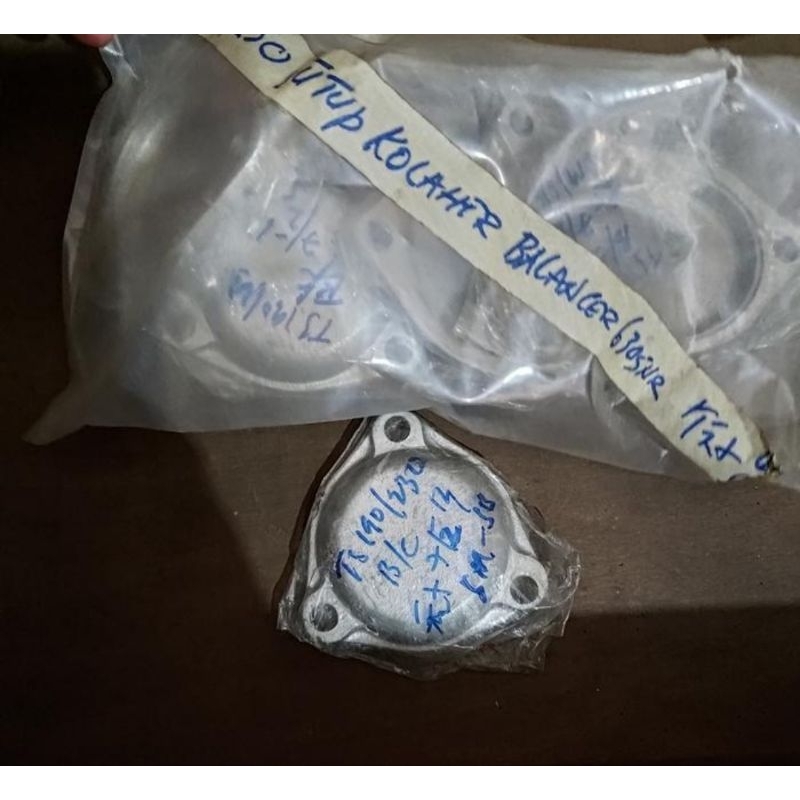 tutup kelahar(bearing) balancer yanmar TS190/230 cylinder