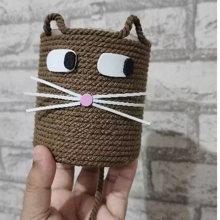 

Prakarya Kerajinan Anak Sekolah' Dari Botol Bekas Sabun Mandi Berupa Tempat Pensil