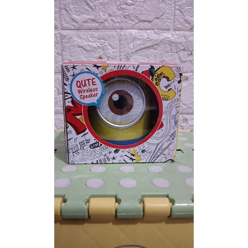 Speaker bluetooth minion