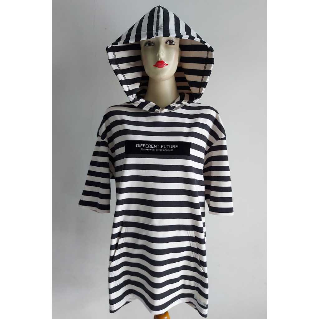 PRELOVED/PL- HOODIE PENDEK WANITA/SWEATER PENDEK WANITA/HITAM GARIS-GARIS