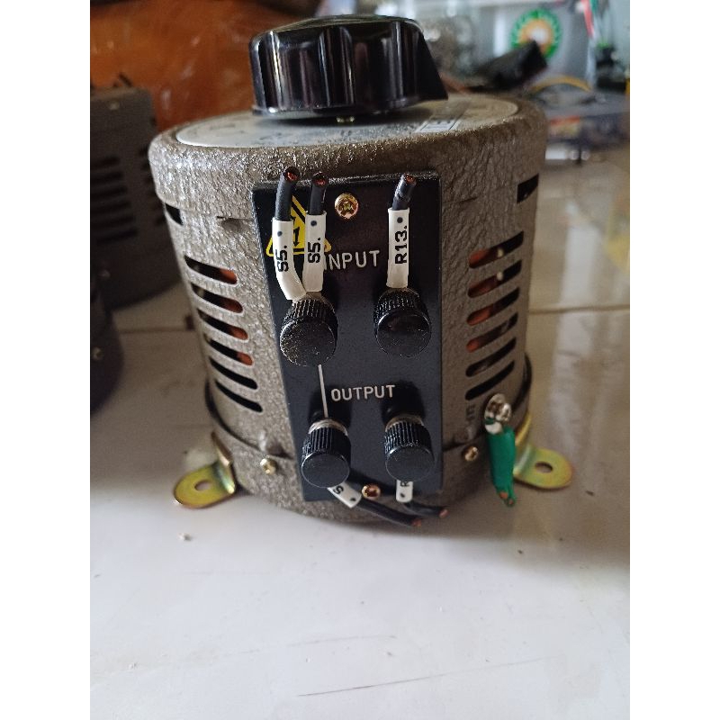 REGULATOR SLIDE 200V TO 240V BEKAS MULUS NORMAL
