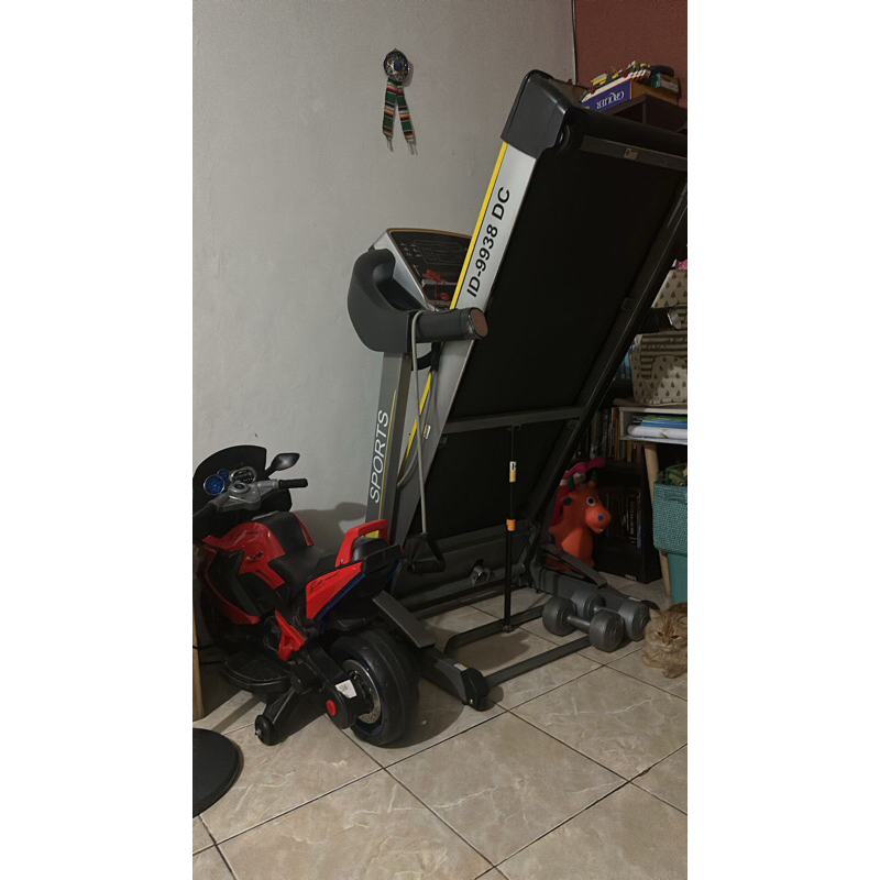 PRELOVED TREADMILL IDACHI ID9938DC