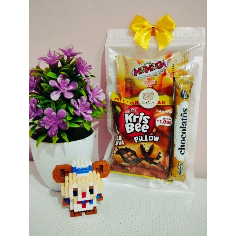 

Mini Hampers Zona Cokelat Kekuningan