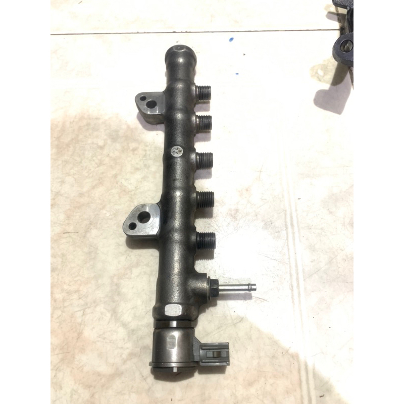 Sensor common rail atau pipa common rail INNOVA REBORN HILUX FORTUNER VRZ ORIGINAL