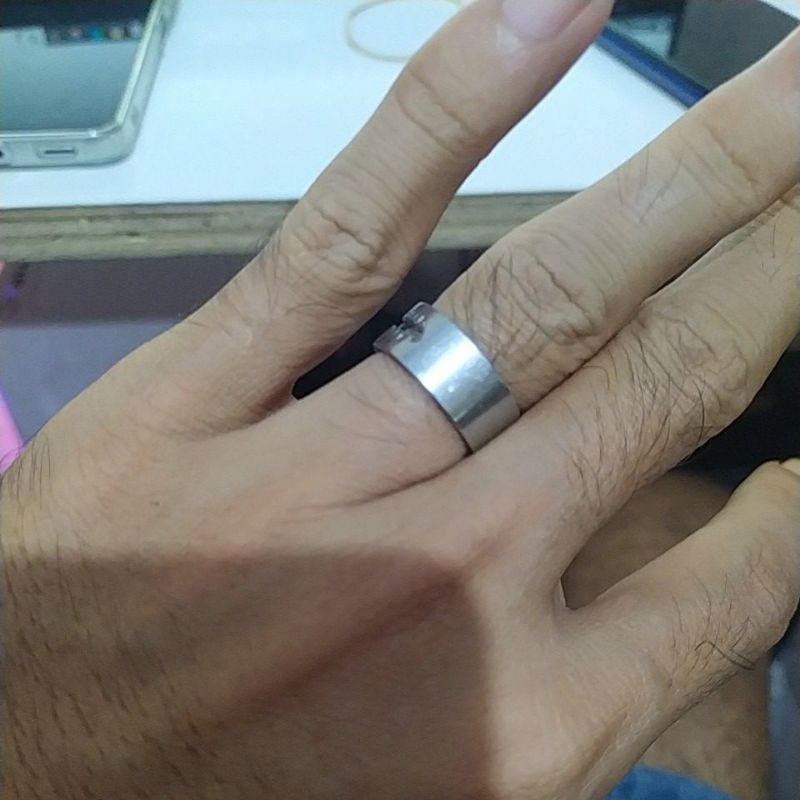 cincin aksesoris pria keren