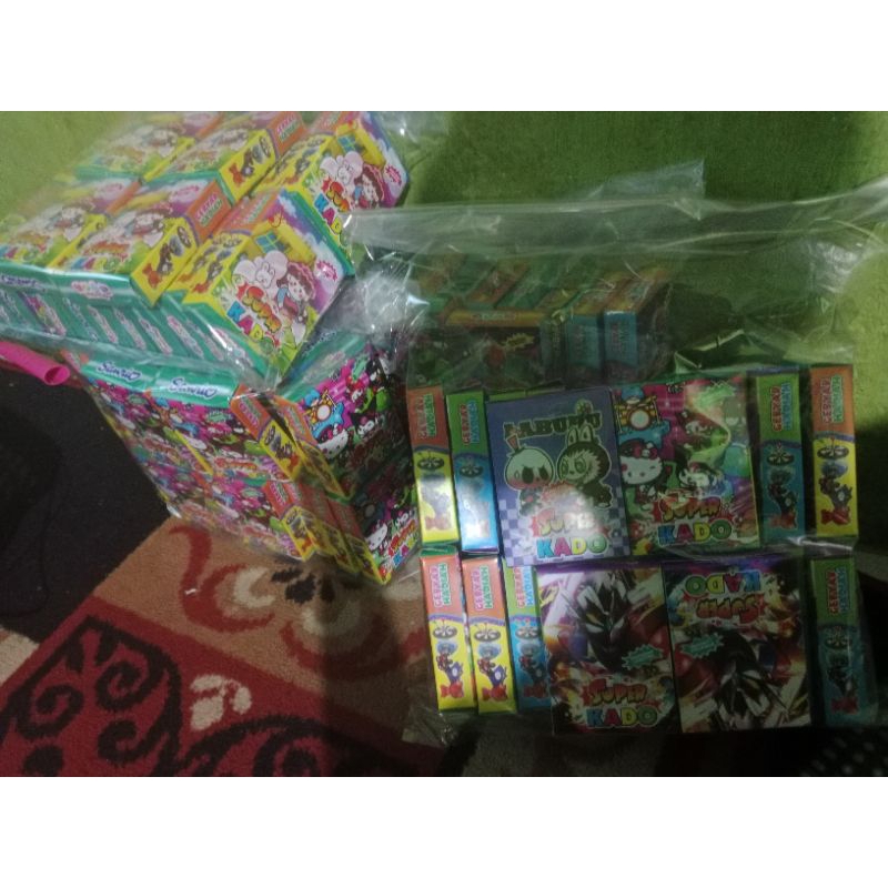 

kotak kejutan/kotak berhadiah/surprise box isi 24