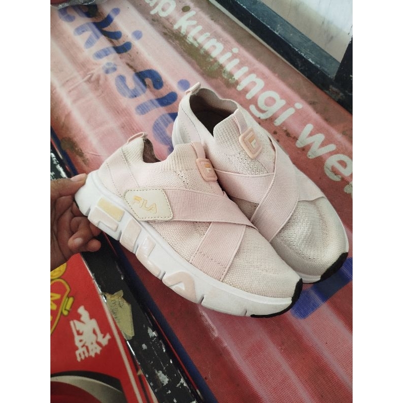 Sepatu anak FILA