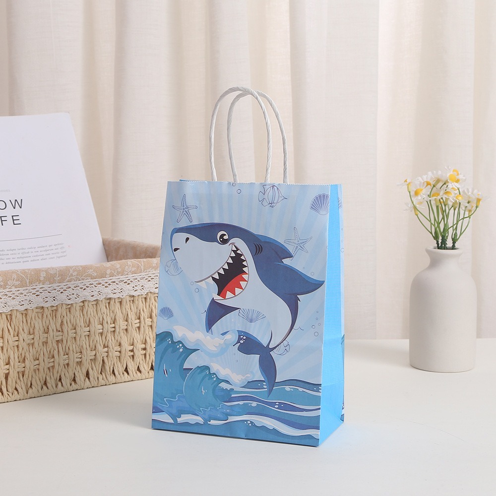 

Paperbag bahan craft paper tema shark / goodiebag shark / paper bag tas kado tema shark