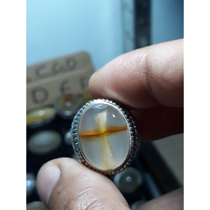 Batu akik motip salib