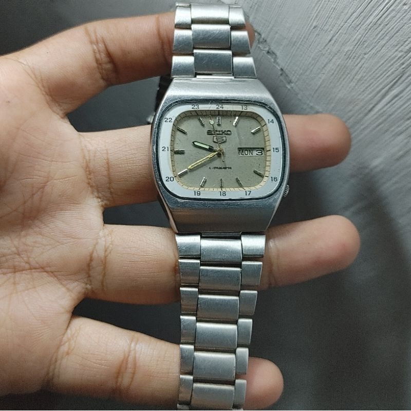 bahan kondisi mati seiko vintage TV shape caliber 6309 mesin gantian 6119