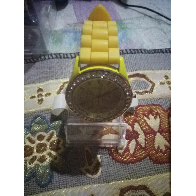 jam tangan GENEVA yelow pria/wanita non ori