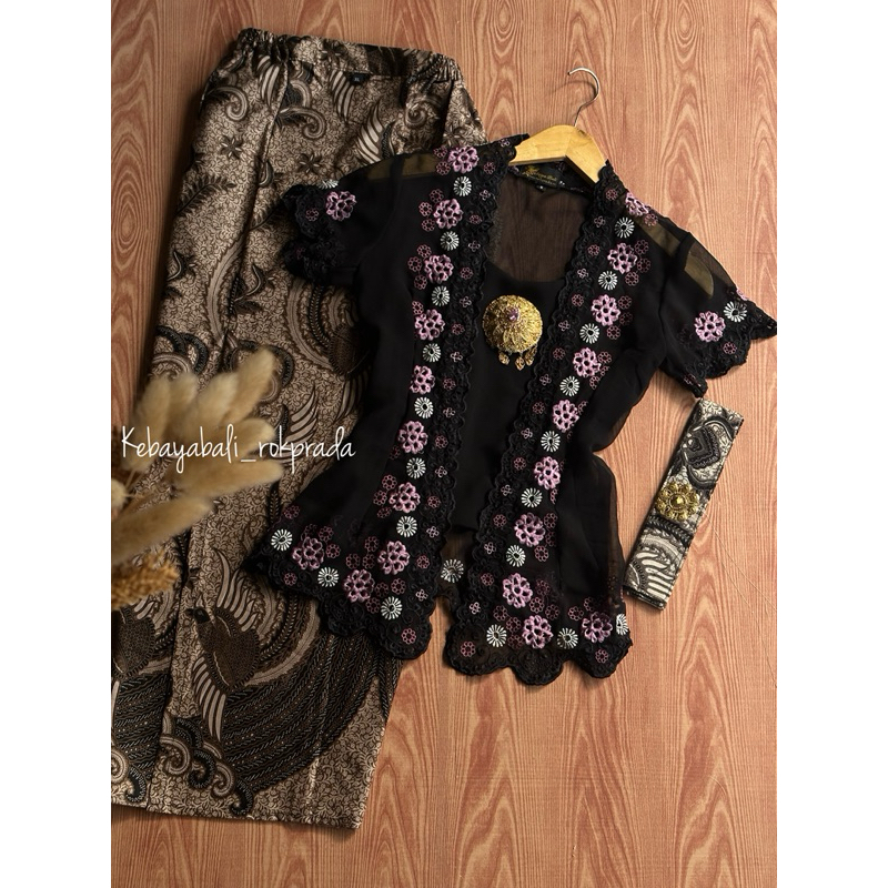 SET KEBAYA BALI BORDIR TANGAN PENDEK KEBAYA BALI MODERN