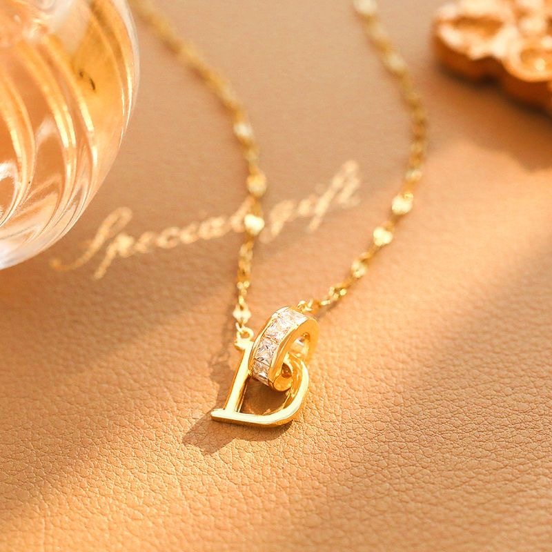 Baja titanium, emas, perak, emas mawar, liontin berlian huruf D pendek sederhana, kalung tulang sela