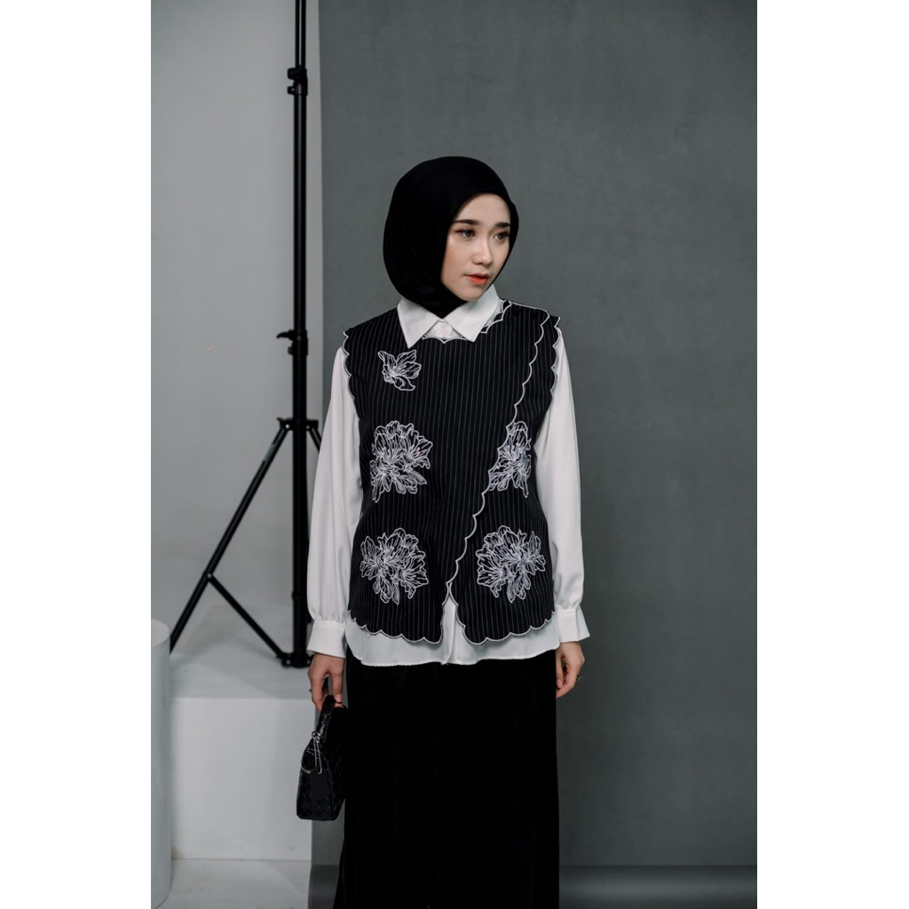 Set Rompi Bordir Motif Bunga Kode 985 + Kemeja Lengan Panjang Wanita Bahan Adem Zenia Shakilla - Out