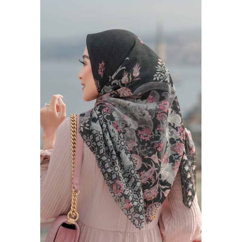 BUTTONSCARVES THE TOPKAPI VOAL SQUARE BLACK
