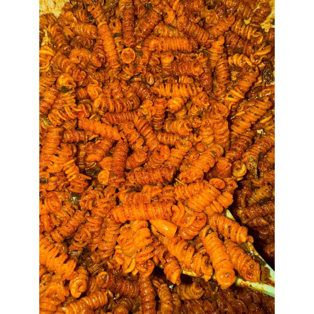 

MAKARONI URIL DAUN JERUK KEMASAN 250 GR - MAKARONI SPIRAL BUMBU MELIMPAH TIDAK KERAS