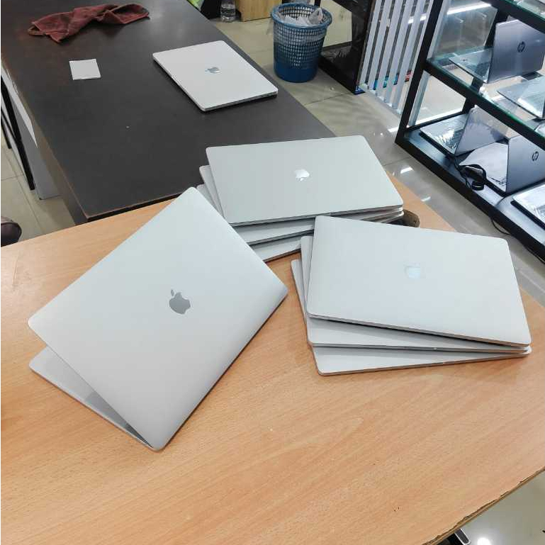 Laptop Macbook Pro 2018 / 15 Inch / Core i7 / Touchbar
