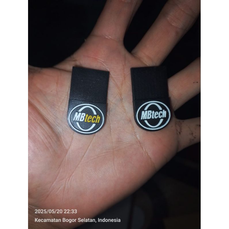 50 PCS ( KUNING PUTIH ) Emblem logo LABEL MBTECH CARET BERKUALITAS BAGUS COCOK BUAT TAS JOK MOTOR MO