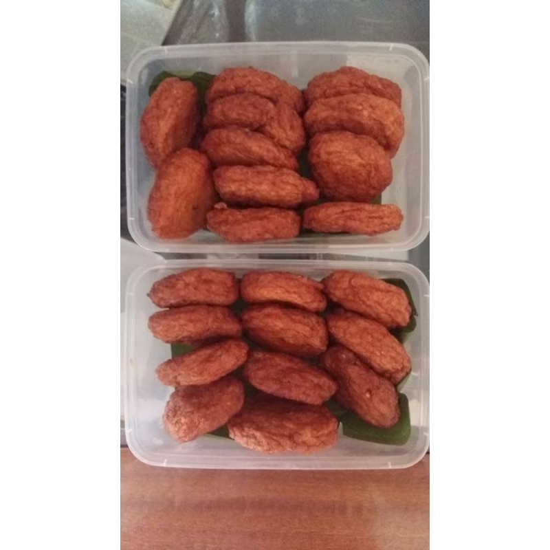 

Otak Otak (merah) goreng ikan tenggiri khas Batam