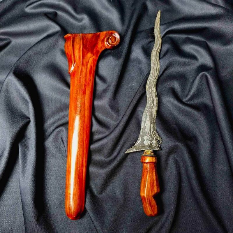 Keris Patrem Carubuk Luk 7 Pamor Kulit Semangka