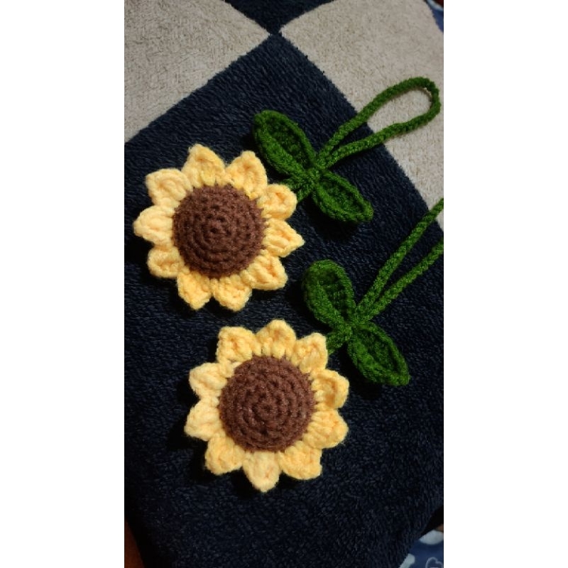 gantungan tas bunga matahari rajut