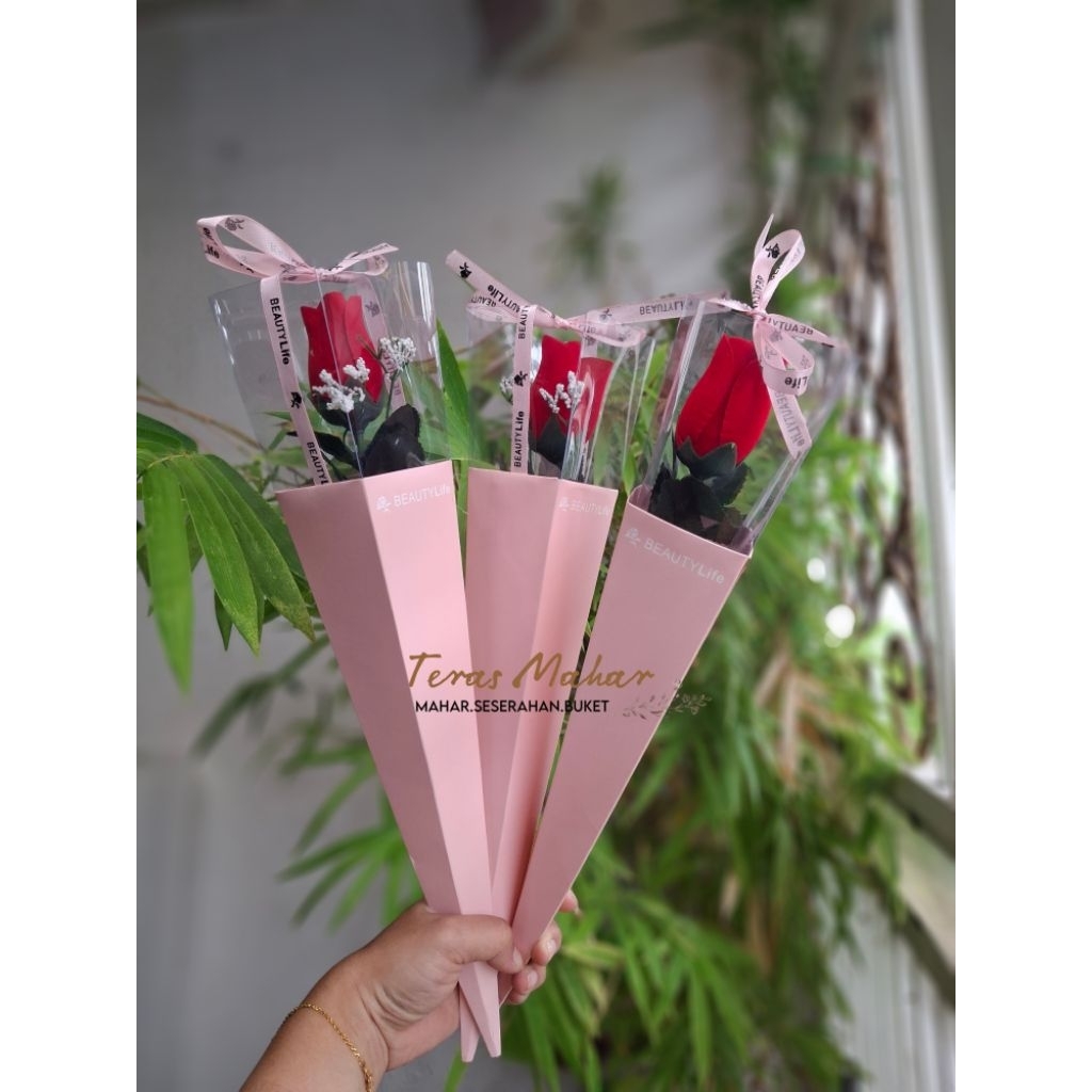 BUKET BUNGA MAWAR MERAH/ BUKET MAWAR BOX / BUKET BUNGA MAWAR SATUAN / BUCKET BUNGA PALSU TERASMAHAR