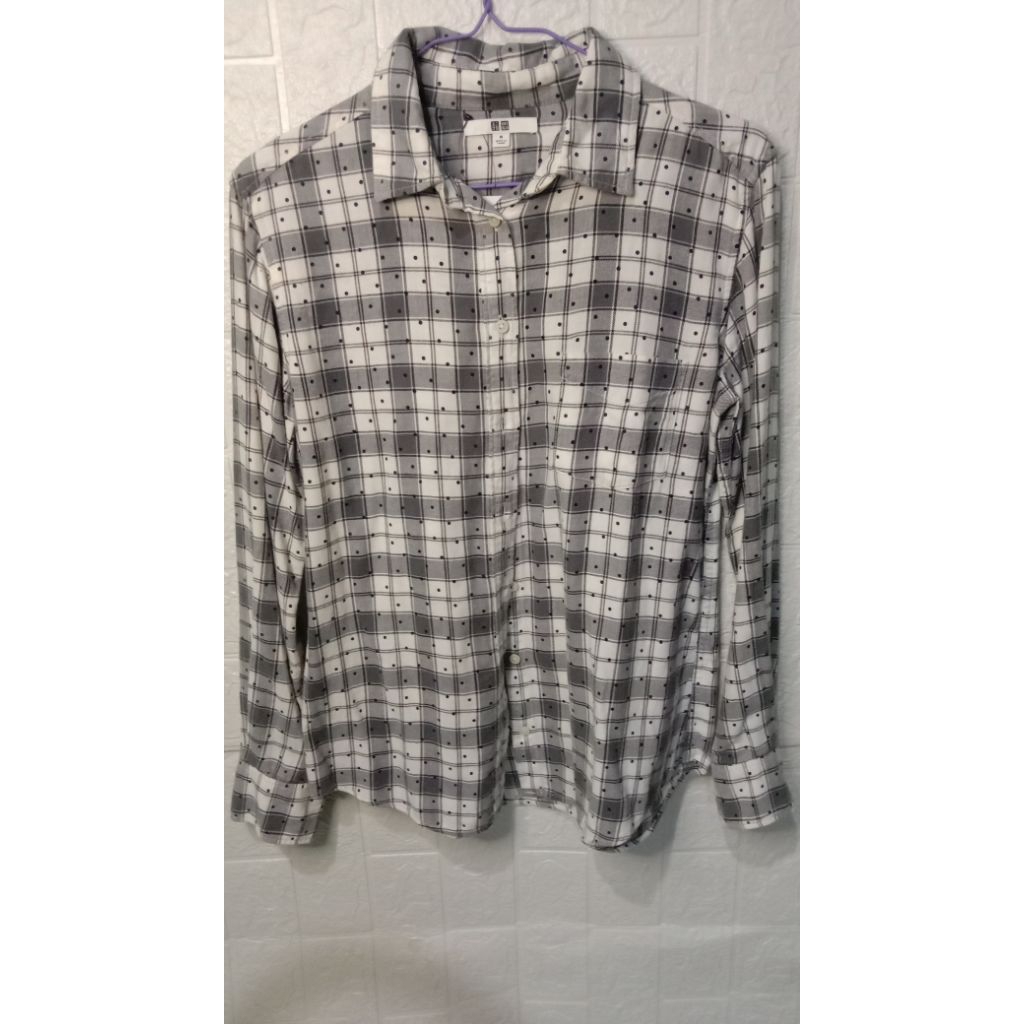 PL kemeja  UNIQLO