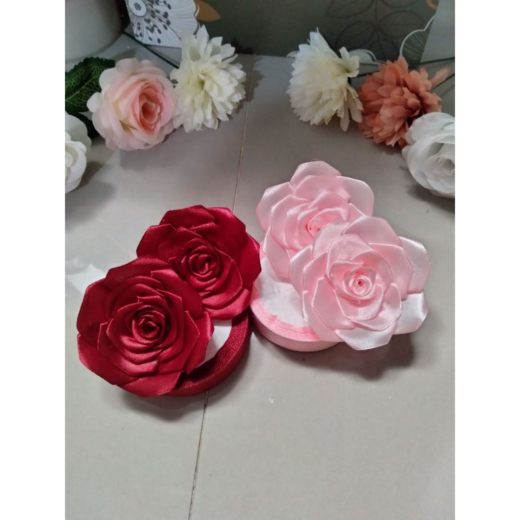 

Bunga Pita Satin, Diameter bunga 7cm(lihat difoto ke-2).