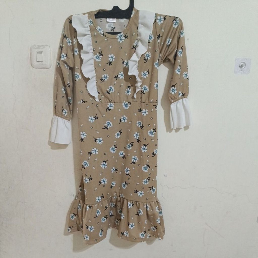 Gamis anak perempuan preloved