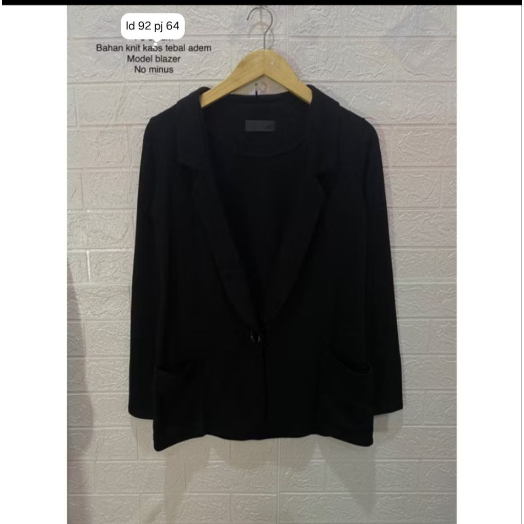 blazer wanita hitam pekat preloved