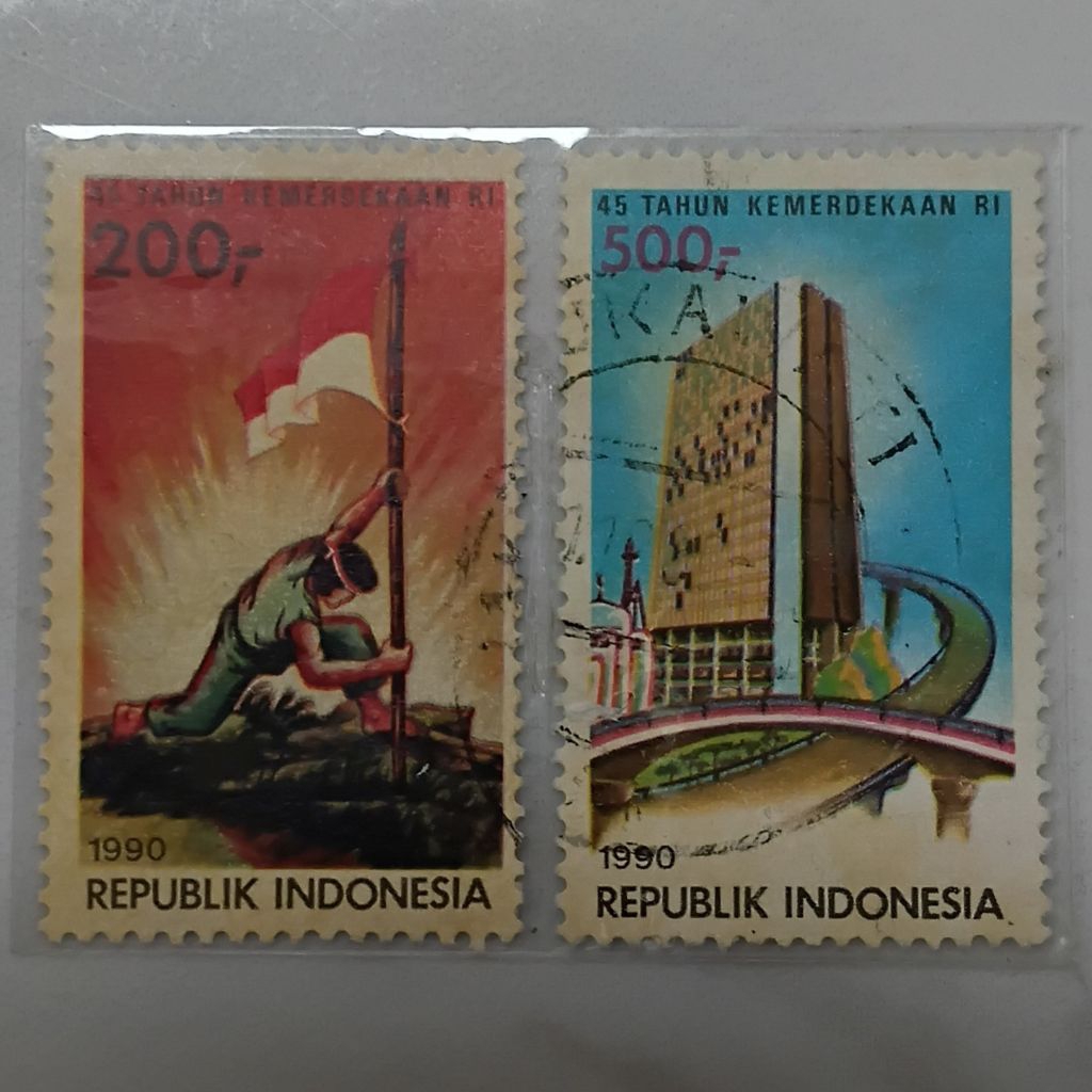 

Perangko Prangko Set Seri 45 Tahun Kemerdekaan RI 1990 Used - YN2405