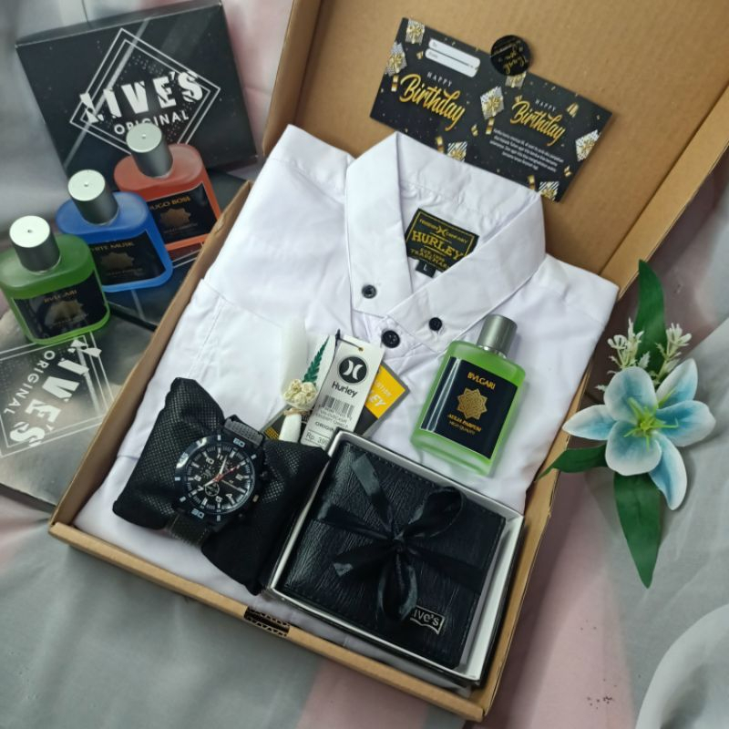 

HAMPERS COWOK KEMEJA POLOS PUTIH KADO ULANG TAHUN KADO WISUDA ANNIVERSARY DLL