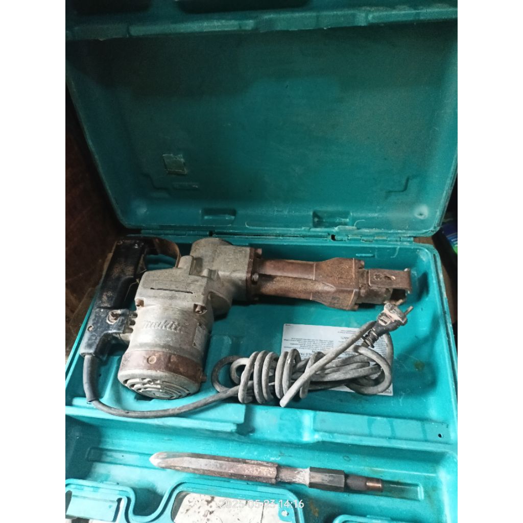 bor bobok makita hm1201+box