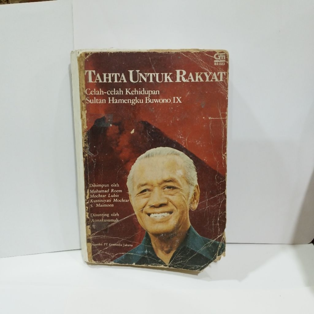 Tahta Untuk Rakyat : Celah-celah Kehidupan Sultan Hamengku Buwono IX