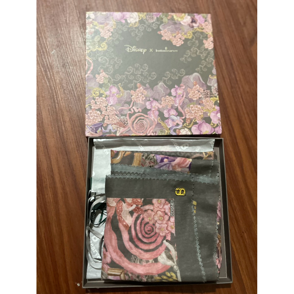 preloved jilbab buttonscarves x disney alice in wonderland