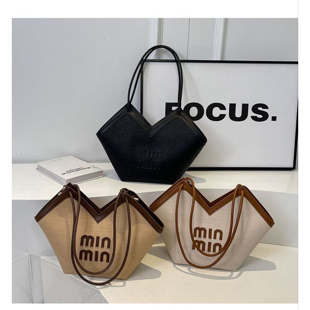 2556 Miumiu Bag
