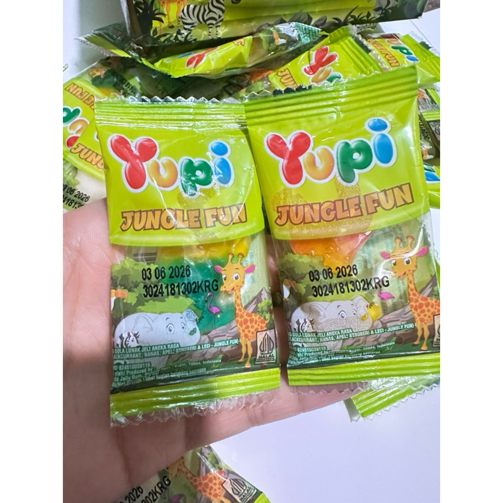 

Yupi jungle fun kecil 500 per pcs ecer gummy snack anak